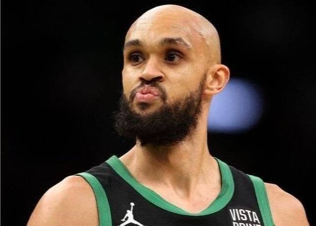 Trắng: Majora sẽ phát hiệu ứng âm thanh súng máy trong khi luyện tập để nhanh chóng đưa chúng ta vào trạng thái cạnh tranh