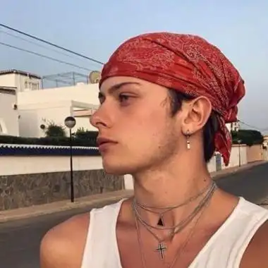 6686体育铜牌作者Alec