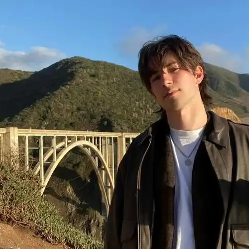 6686体育中级作者Ambrose