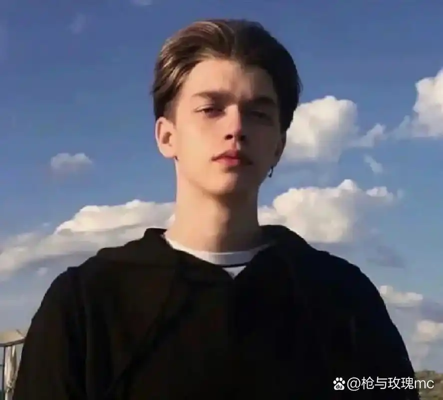 6686体育海外作者Dashiell