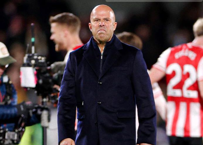 Tàn sát: Đội để thủng lưới quá nhiều bàn và không thể giành chiến thắng. Họ thậm chí còn không làm tốt những điều cơ bản.