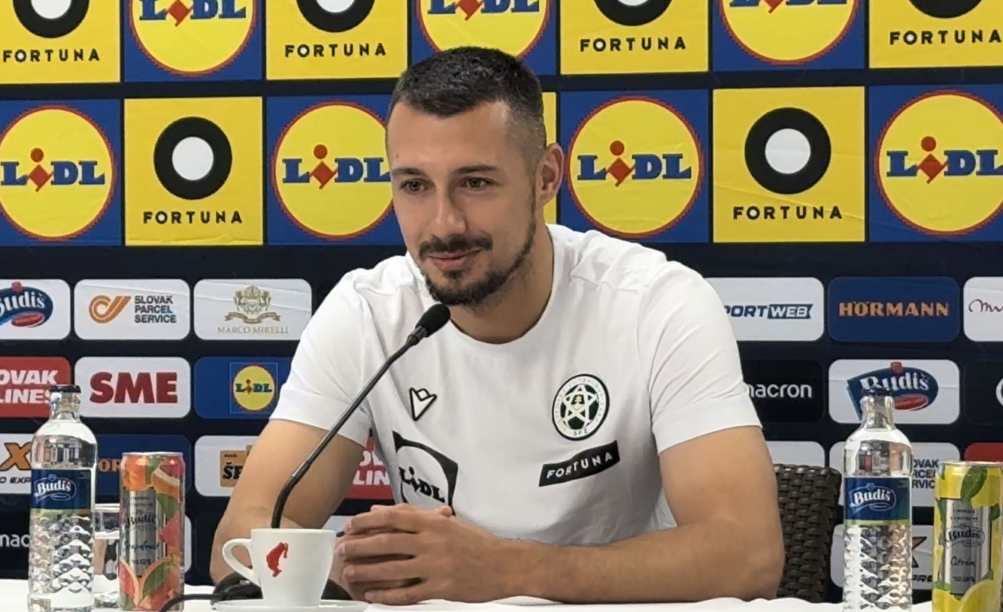 Tuyển thủ Slovakia Skrantz trở lại sau chấn thương và bày tỏ mong muốn được tham dự World Cup