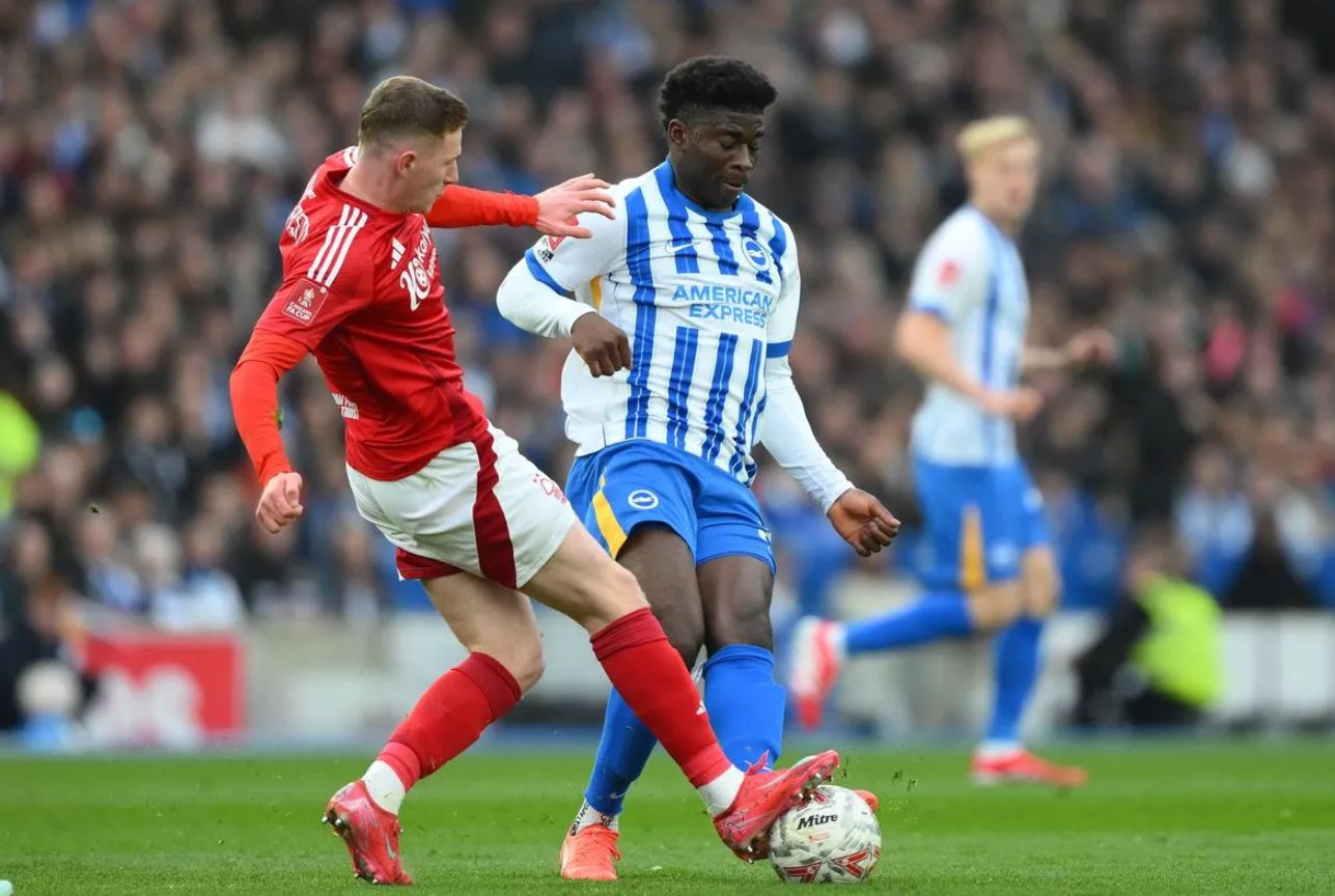 Truyền thông Anh: Manchester United lên kế hoạch tăng cường hàng tiền vệ vào mùa hè tới, với Anderson và Baleba trở thành mục tiêu ứng cử viên