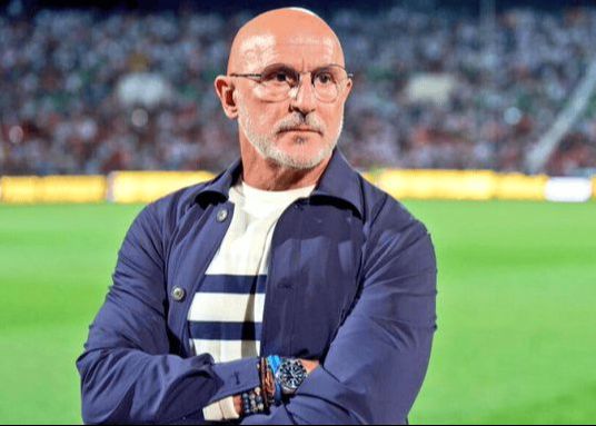 De La Fuente: Chúng tôi sẽ đánh giá tình trạng thể lực của Huizen trước khi quyết định có cho anh ấy tung anh ấy vào trận tiếp theo hay không