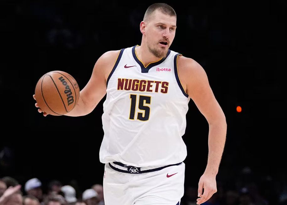 Có hiệu quả! Jokic thực hiện 16/19 cú sút và ghi bàn 35+15+7, giúp đội có 5 chiến thắng liên tiếp.