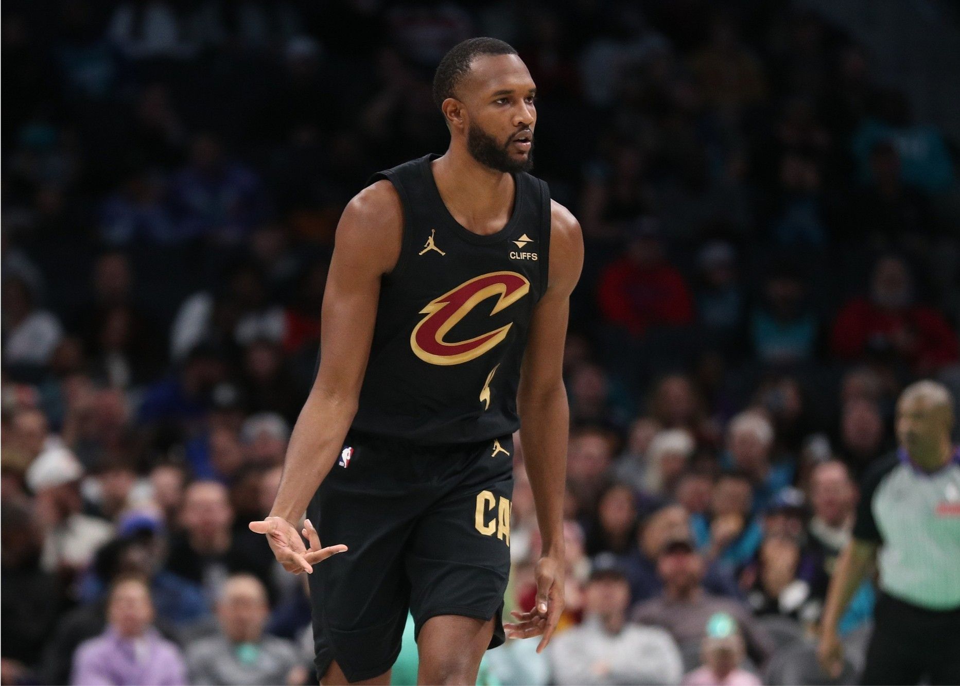 Mobley đánh được hơn 3 con trỏ ba điểm và gửi hơn 3 khối trong một trò chơi. Thành tích của Cavaliers là 6 trận thắng và 0 trận thua.