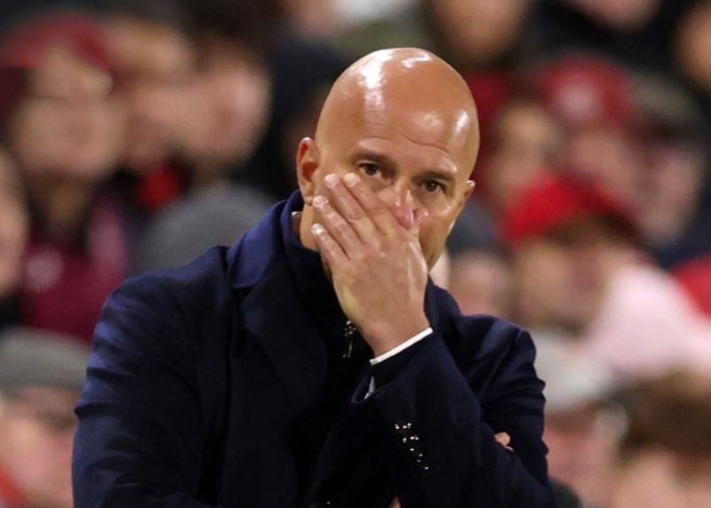 Liverpool trở thành đội đương kim vô địch thứ 4 phải chịu 4 trận thua liên tiếp tại Premier League và là lần thứ 2 điều này xảy ra.