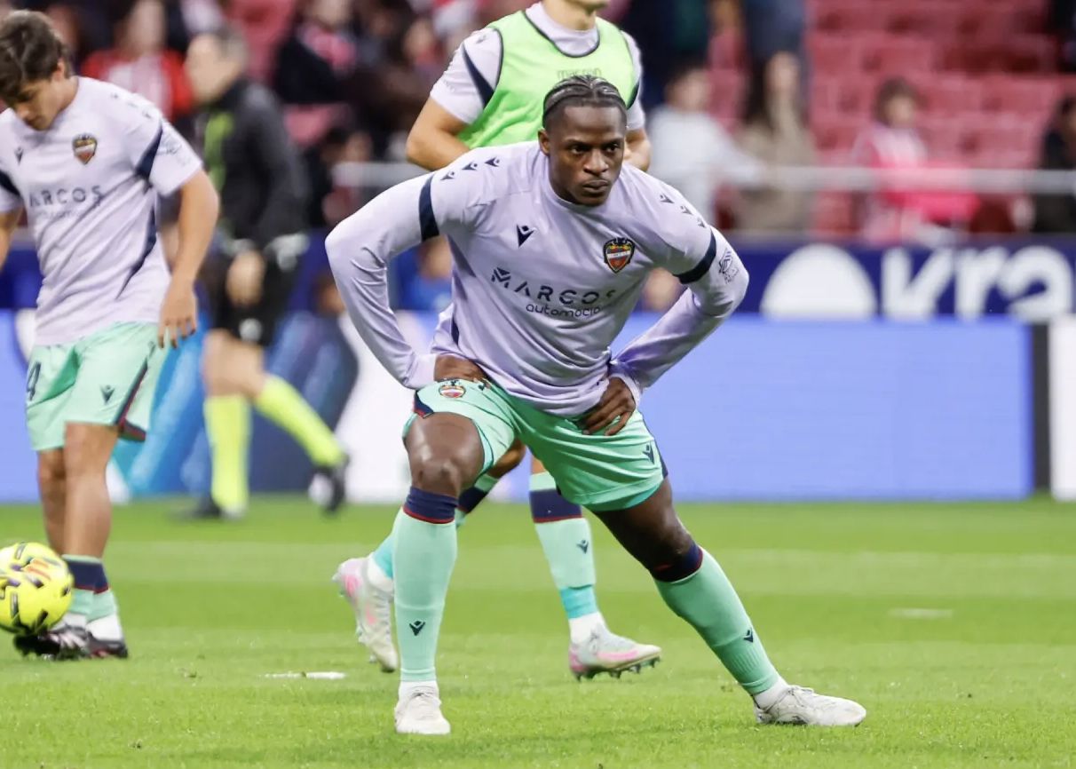 Ayon: Kể cả khi Tổng thống Tây Ban Nha tới đích thân mời tôi, tôi cũng sẽ chọn chơi cho Cameroon