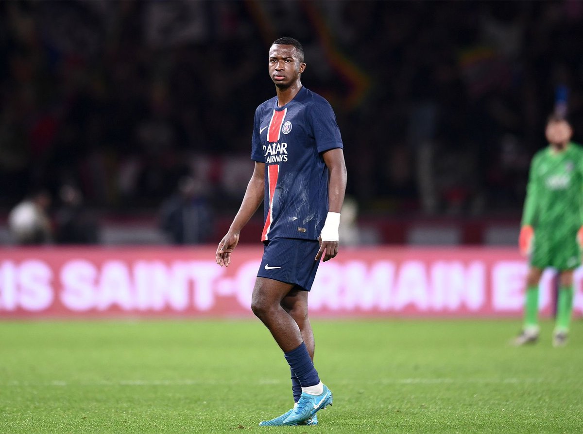 RMC: Pacho đã hoàn tất việc gia hạn hợp đồng với Paris và hợp đồng mới sẽ kéo dài đến năm 2030