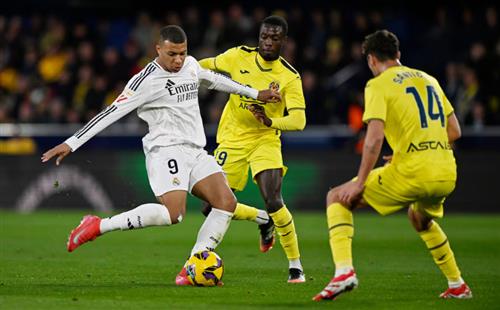 Villarreal đấu với Real Madrid