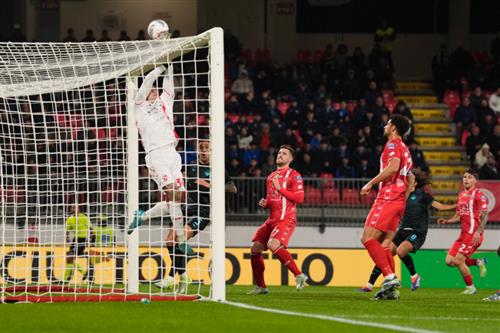 Monza đấu với Lazio