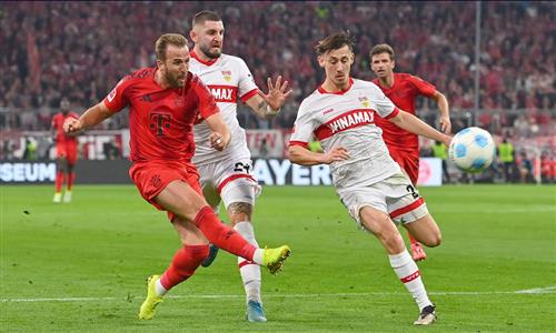 Bayern Munich đấu với Stuttgart