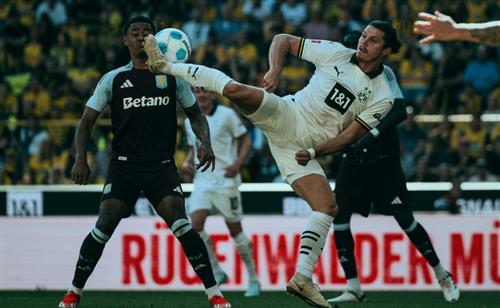 Dortmund đấu với Aston Villa