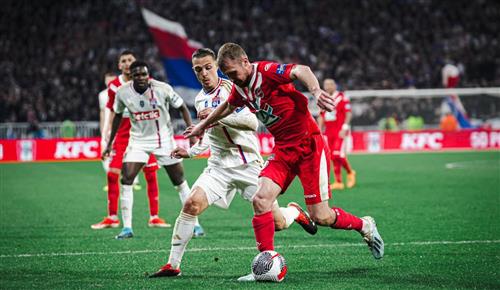 Lyon đấu với Valenciennes