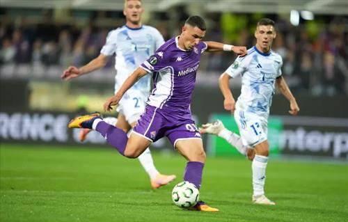 Fiorentina đấu với Sigma Olomouc