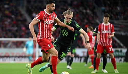 Freiburg đấu với Wolfsburg