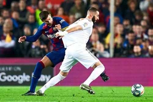 Barcelona đấu với Real Madrid