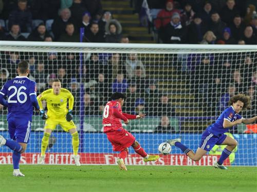 Leicester City đấu với Blackburn Rovers