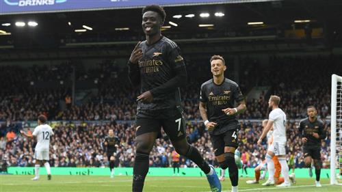 Leeds United đấu với Arsenal