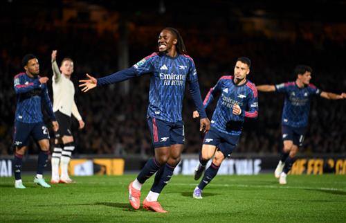 Port Vale đấu với Arsenal