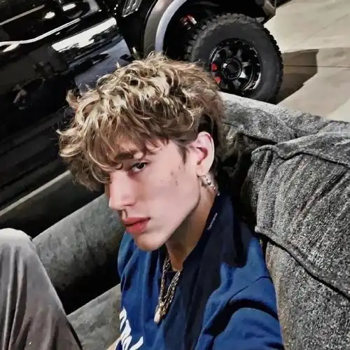 6686体育金牌作者Charlotte