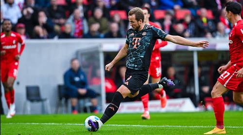 Freiburg đấu với Bayern Munich