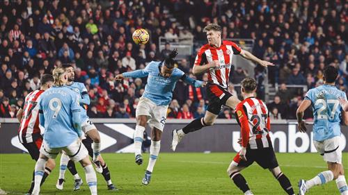 Brentford đấu với Manchester City