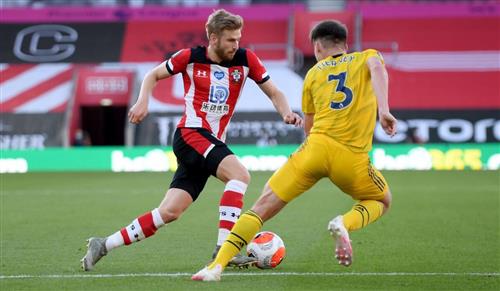 Brentford đấu với Crystal Palace