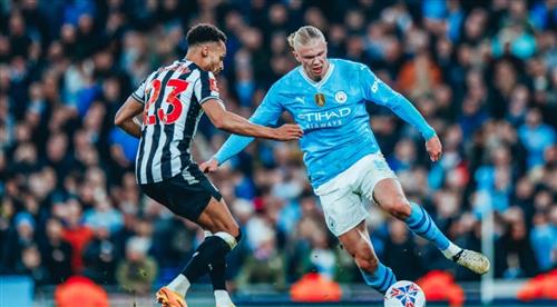 Manchester City đấu với Newcastle United
