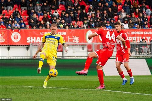 Monza đấu với Verona