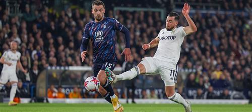 Leeds United đấu với Nottingham