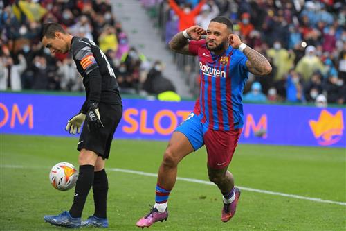 Elche đấu với Barcelona