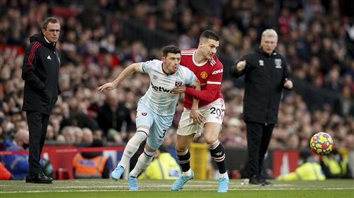 Manchester United đấu với West Ham United