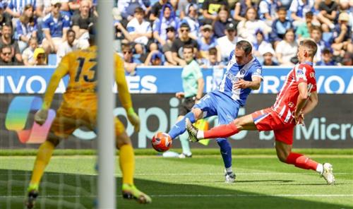 Alaves đấu với Atletico Madrid