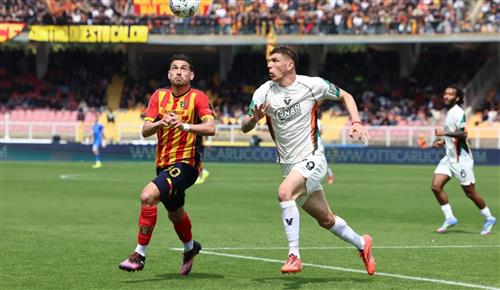 Lecce đấu với Venice